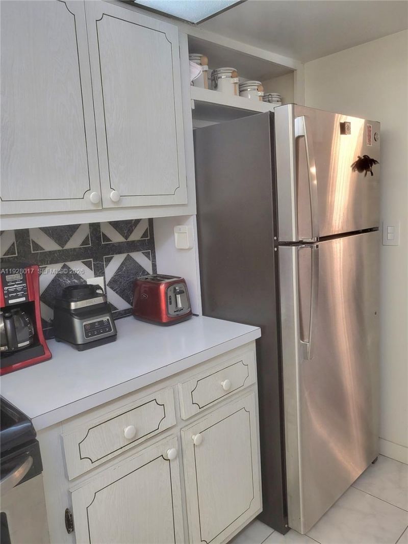 4330 Hillcrest Dr, Unit 405, Hollywood, FL 33021 Photo