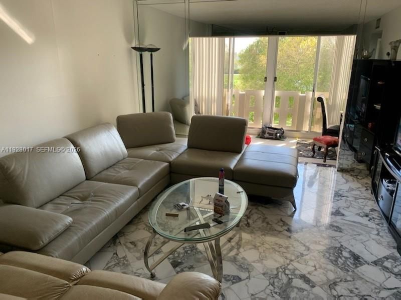 4330 Hillcrest Dr, Unit 405, Hollywood, FL 33021 Photo