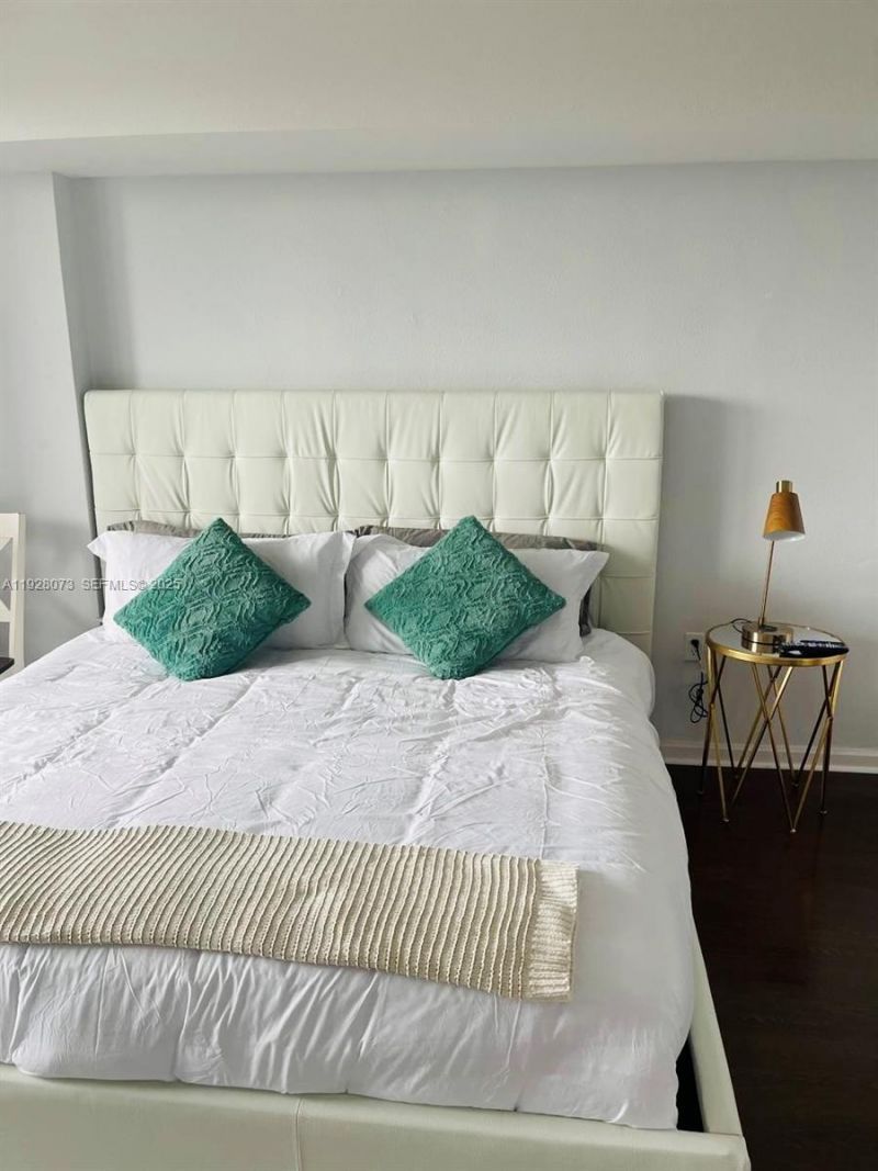 10275 Collins Ave, Unit 327, Bal Harbour, FL 33154 Photo