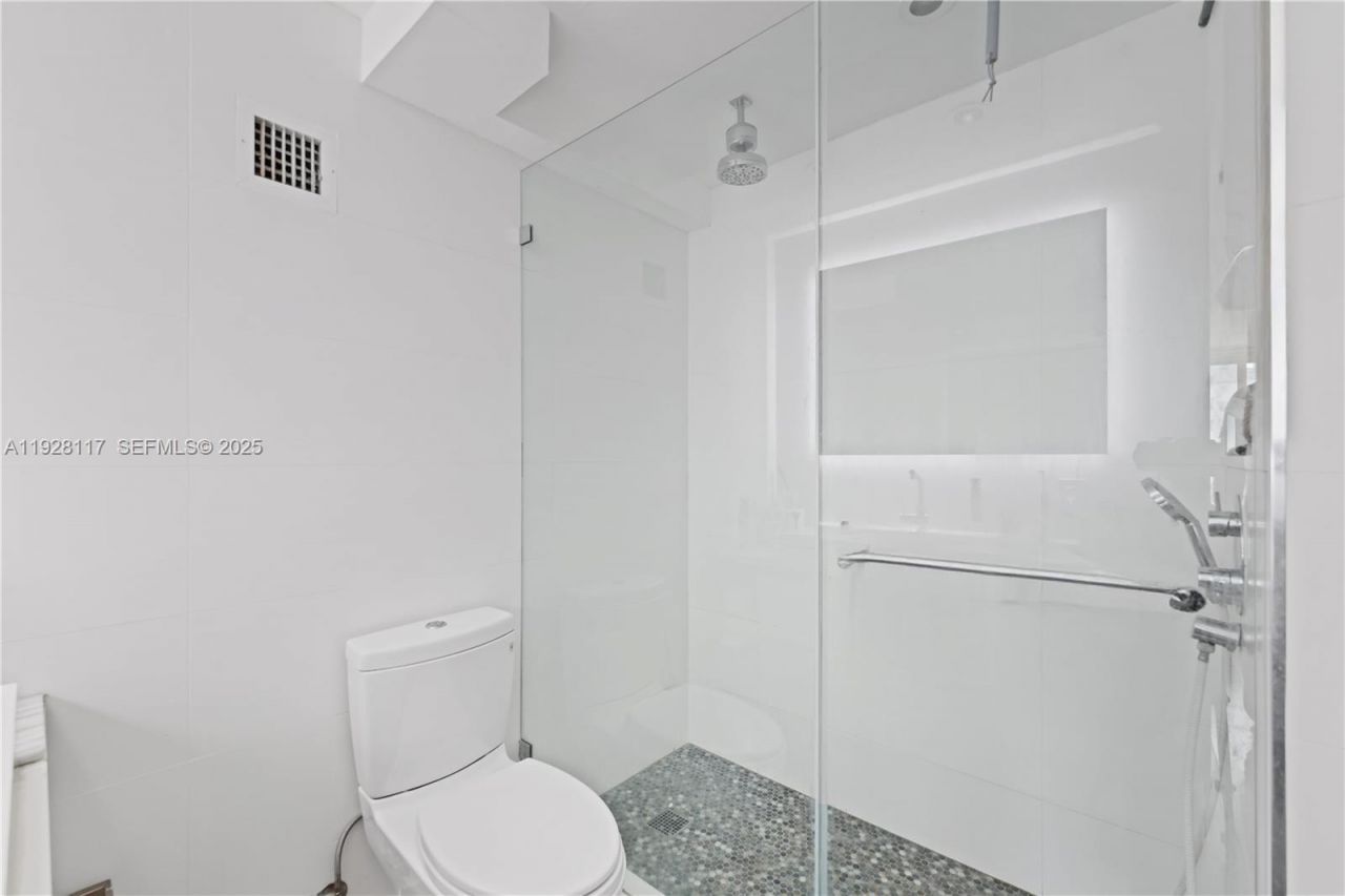 1200 West Ave, Unit 615, Miami Beach, FL 33139 Photo