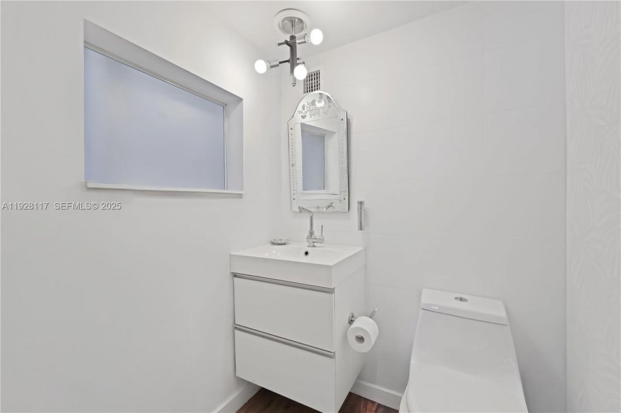 1200 West Ave, Unit 615, Miami Beach, FL 33139 Photo