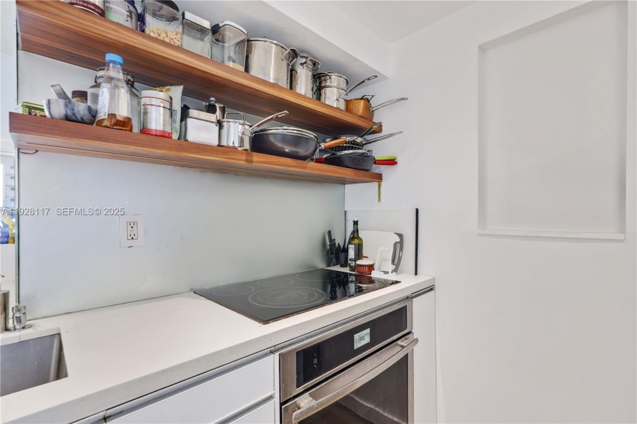 1200 West Ave, Unit 615, Miami Beach, FL 33139 Photo