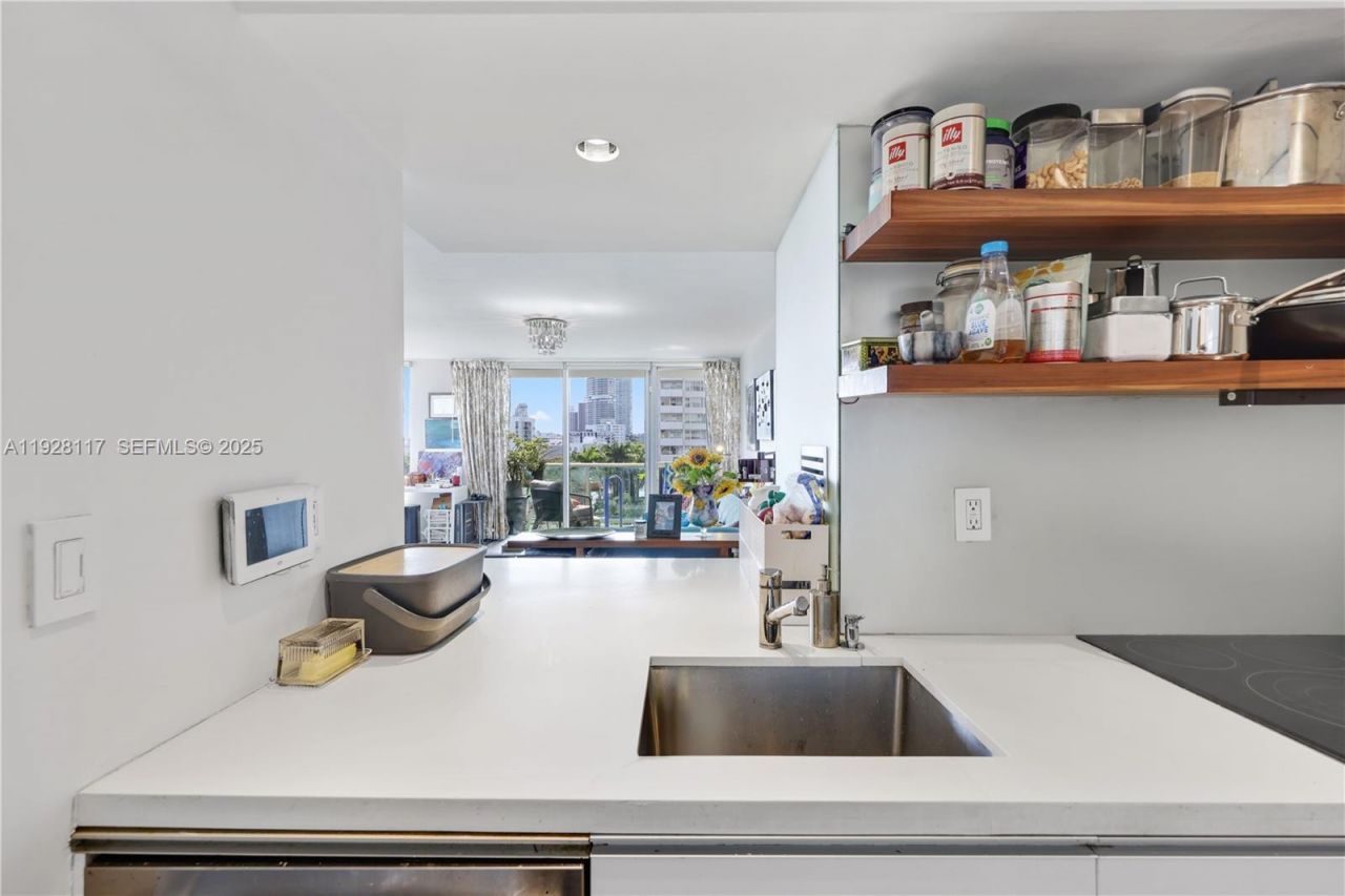 1200 West Ave, Unit 615, Miami Beach, FL 33139 Photo