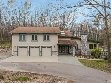 2390 Noble Road, Addison Twp, MI 48370