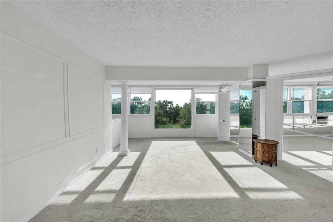 33 S Gulfstream Avenue, Unit 401, Sarasota, FL 34236 Photo