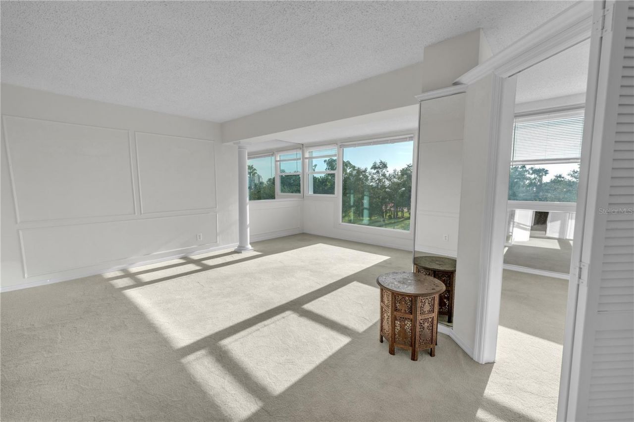 33 S Gulfstream Avenue, Unit 401, Sarasota, FL 34236 Photo