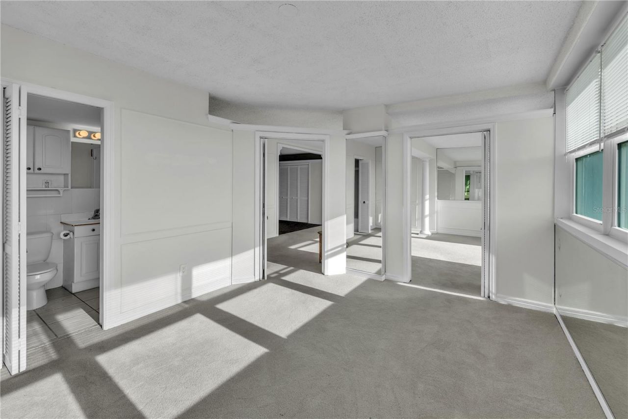 33 S Gulfstream Avenue, Unit 401, Sarasota, FL 34236 Photo