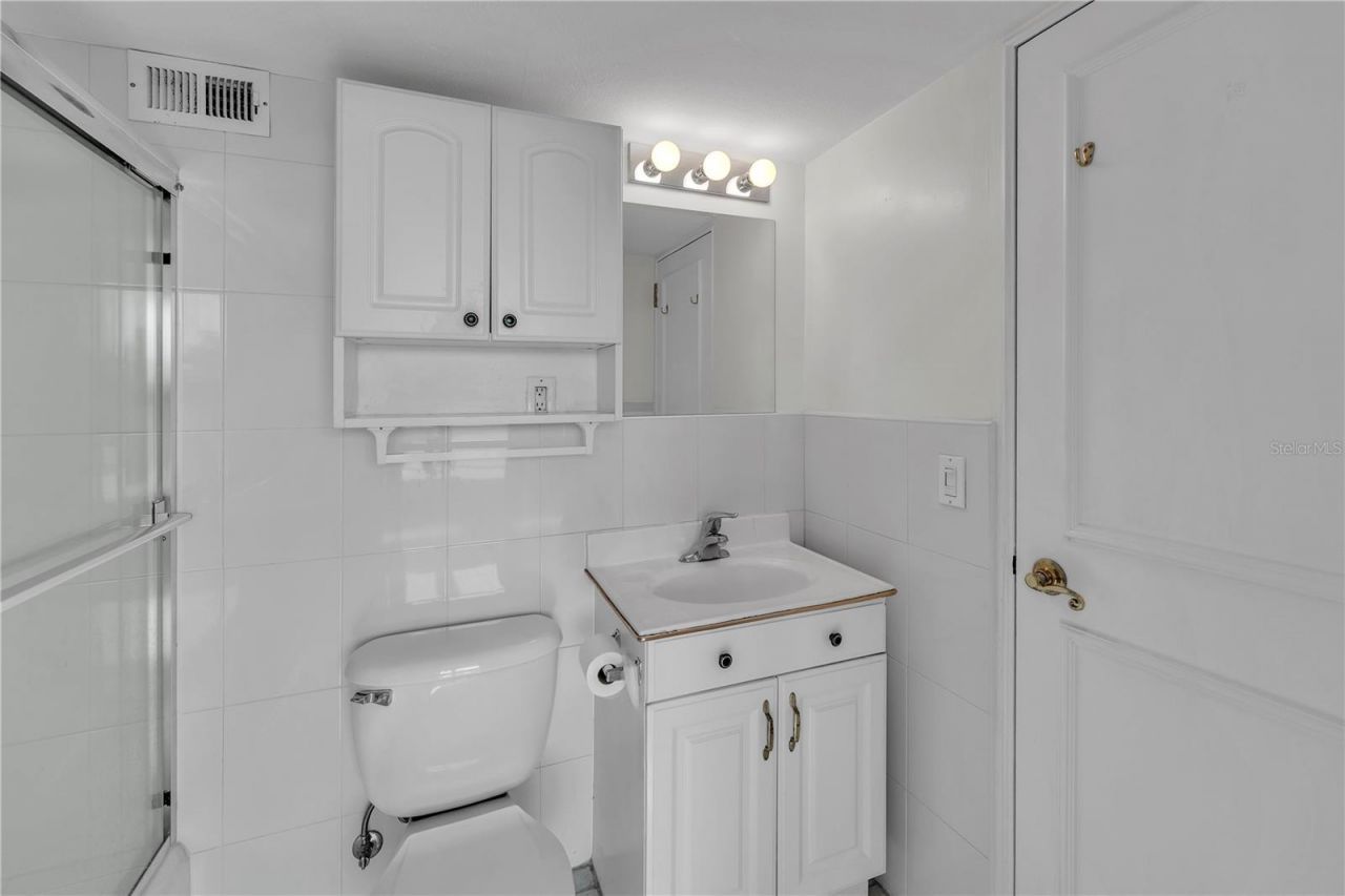 33 S Gulfstream Avenue, Unit 401, Sarasota, FL 34236 Photo