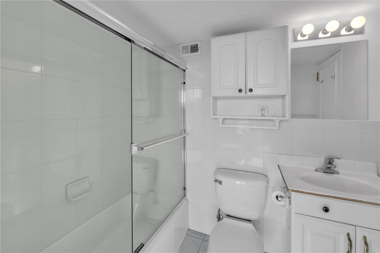 33 S Gulfstream Avenue, Unit 401, Sarasota, FL 34236 Photo