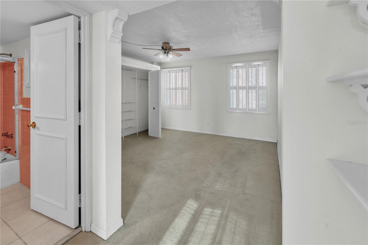 33 S Gulfstream Avenue, Unit 401, Sarasota, FL 34236 Photo