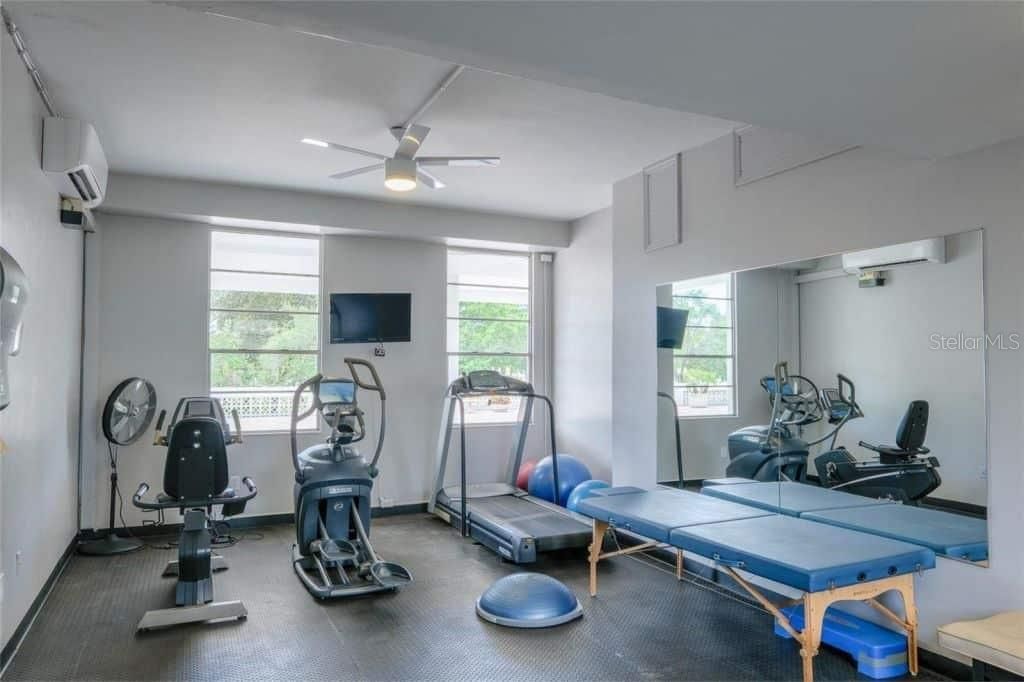 33 S Gulfstream Avenue, Unit 401, Sarasota, FL 34236 Photo