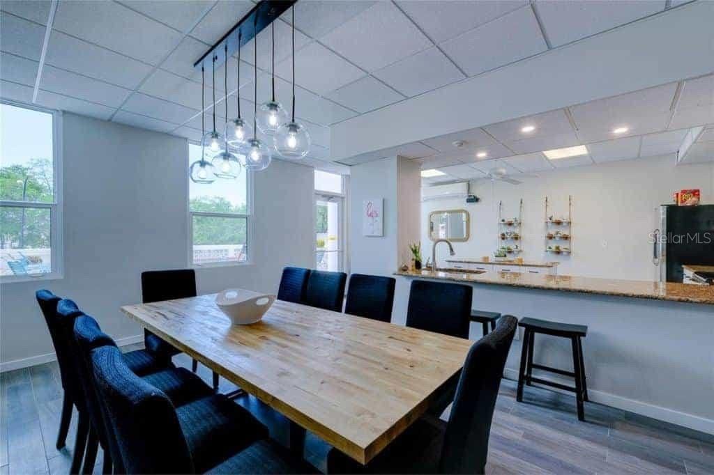 33 S Gulfstream Avenue, Unit 401, Sarasota, FL 34236 Photo