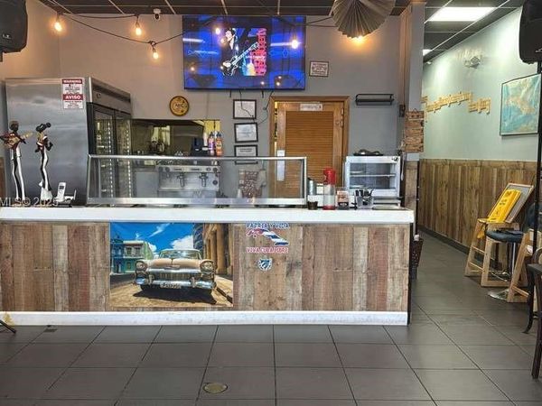 22069 S Dixie Hwy, Miami, FL 33170