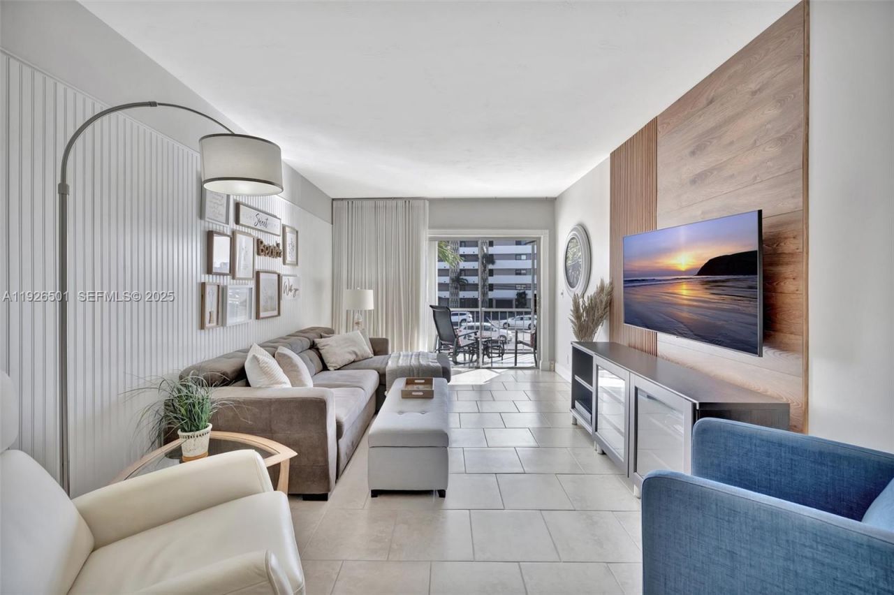 300 Golden Isles Dr, Unit 204, Hallandale Beach, FL 33009 Photo