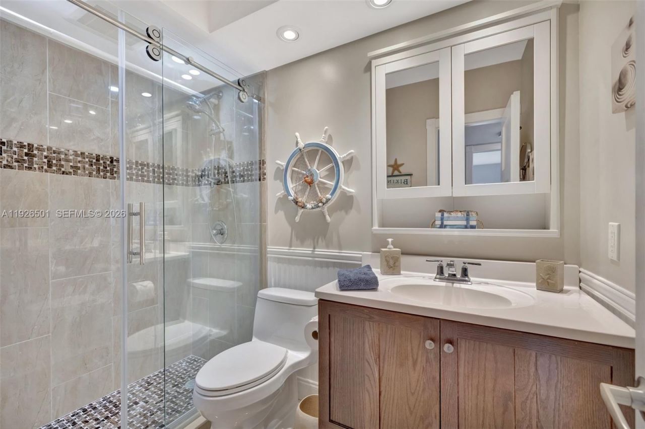 300 Golden Isles Dr, Unit 204, Hallandale Beach, FL 33009 Photo