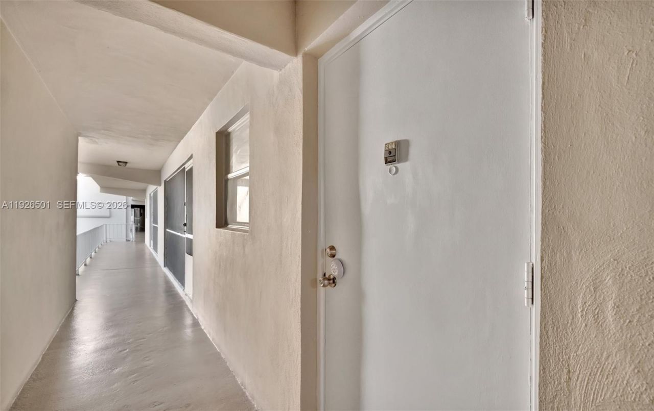 300 Golden Isles Dr, Unit 204, Hallandale Beach, FL 33009 Photo