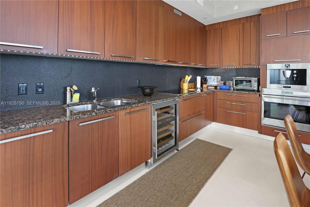 15901 Collins Ave, Unit 1101, Sunny Isles Beach, FL 33160 Photo