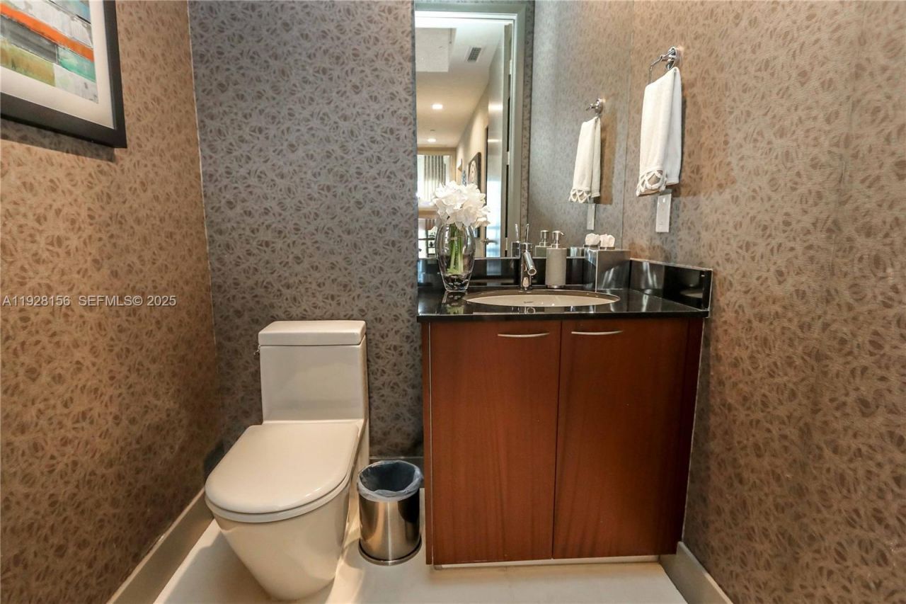 15901 Collins Ave, Unit 1101, Sunny Isles Beach, FL 33160 Photo