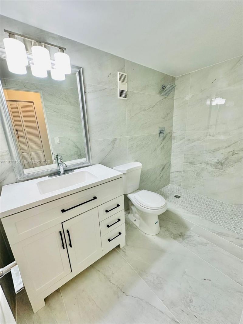 9273 Collins Ave, Unit 207, Surfside, FL 33154 Photo