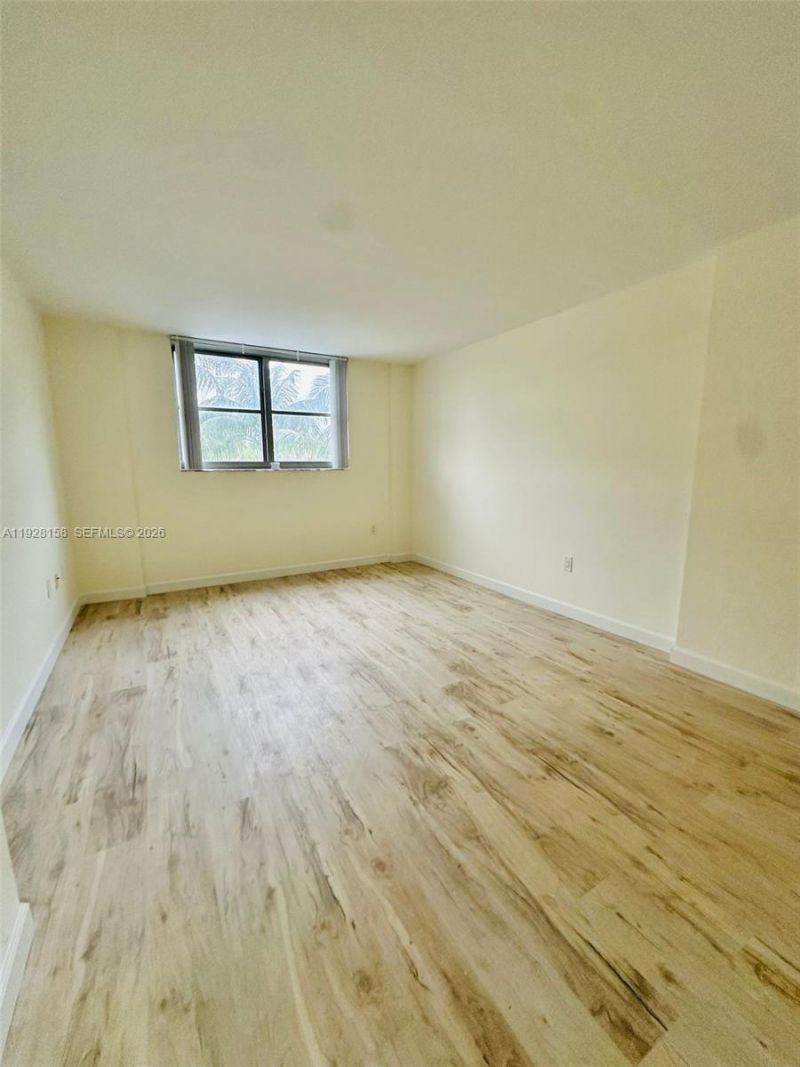 9273 Collins Ave, Unit 207, Surfside, FL 33154 Photo