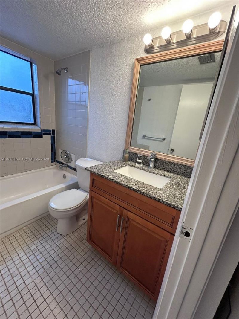 2997 Riverside Dr, Unit 212, Coral Springs, FL 33065 Photo