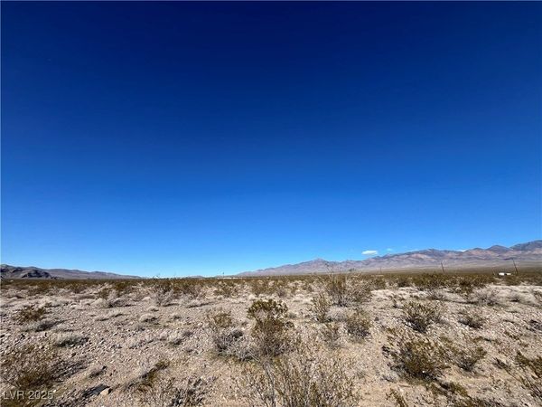 420 W Oeste Street, Pahrump, NV 89060