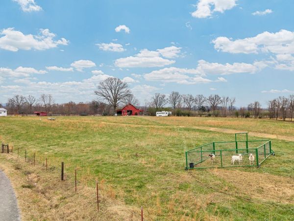 1295 Three Island Rd , Walling, TN 38587