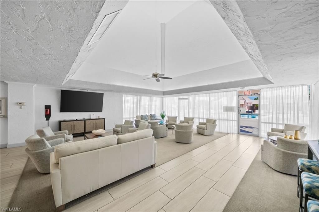 200 Forest Lakes Blvd, Unit 111, Naples, FL 34105 Photo