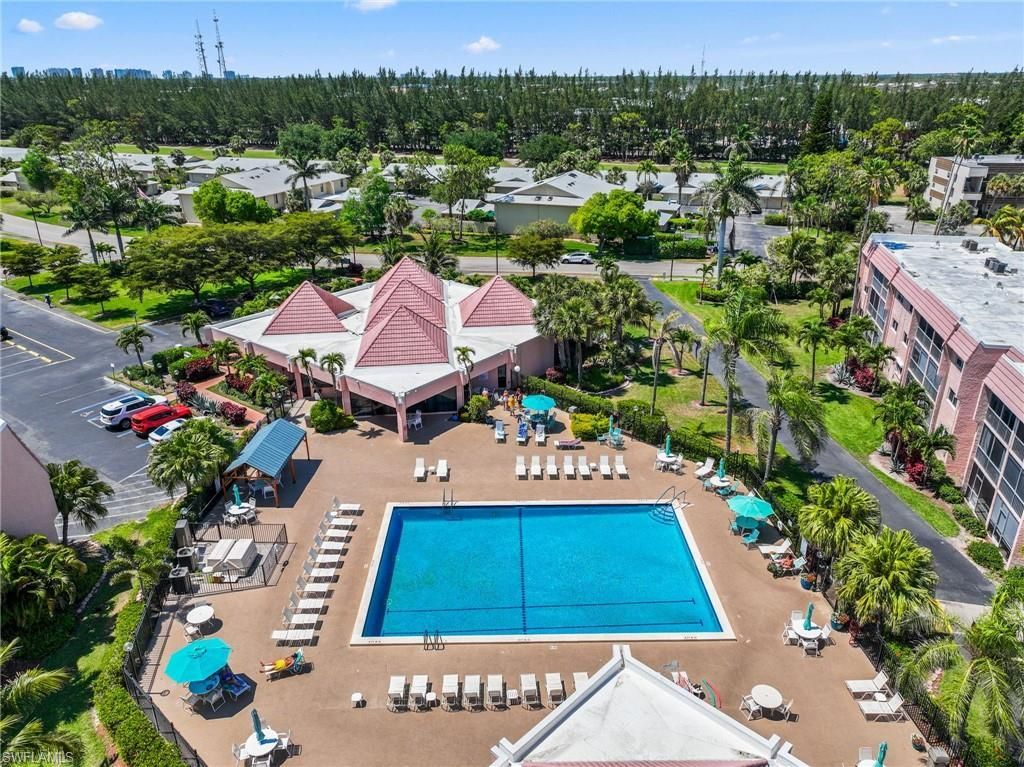 200 Forest Lakes Blvd, Unit 111, Naples, FL 34105 Photo