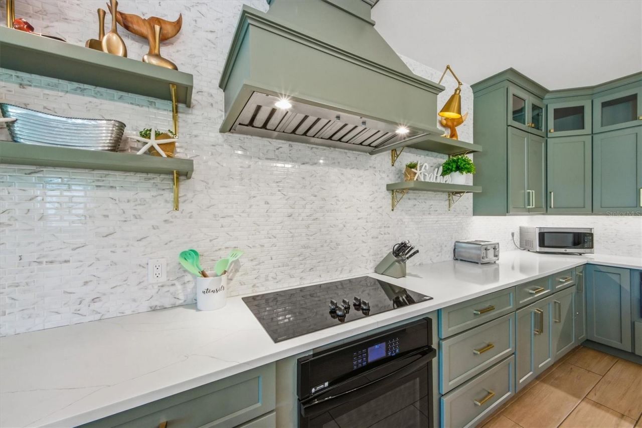 403 20th Place N, Bradenton Beach, FL 34217 Photo