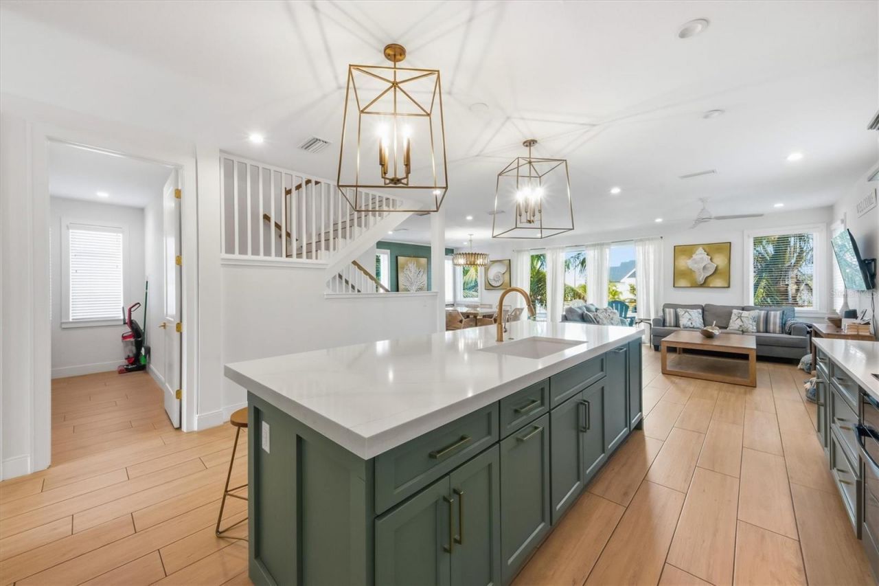 403 20th Place N, Bradenton Beach, FL 34217 Photo