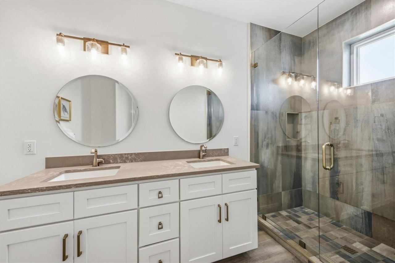 403 20th Place N, Bradenton Beach, FL 34217 Photo