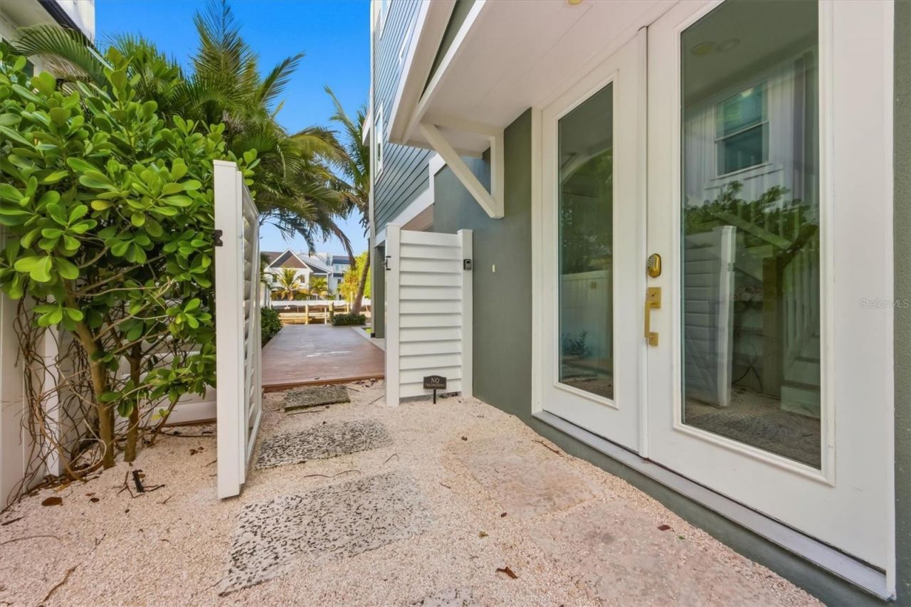 403 20th Place N, Bradenton Beach, FL 34217 Photo