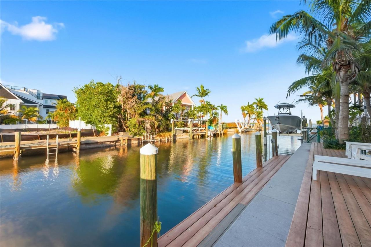 403 20th Place N, Bradenton Beach, FL 34217 Photo