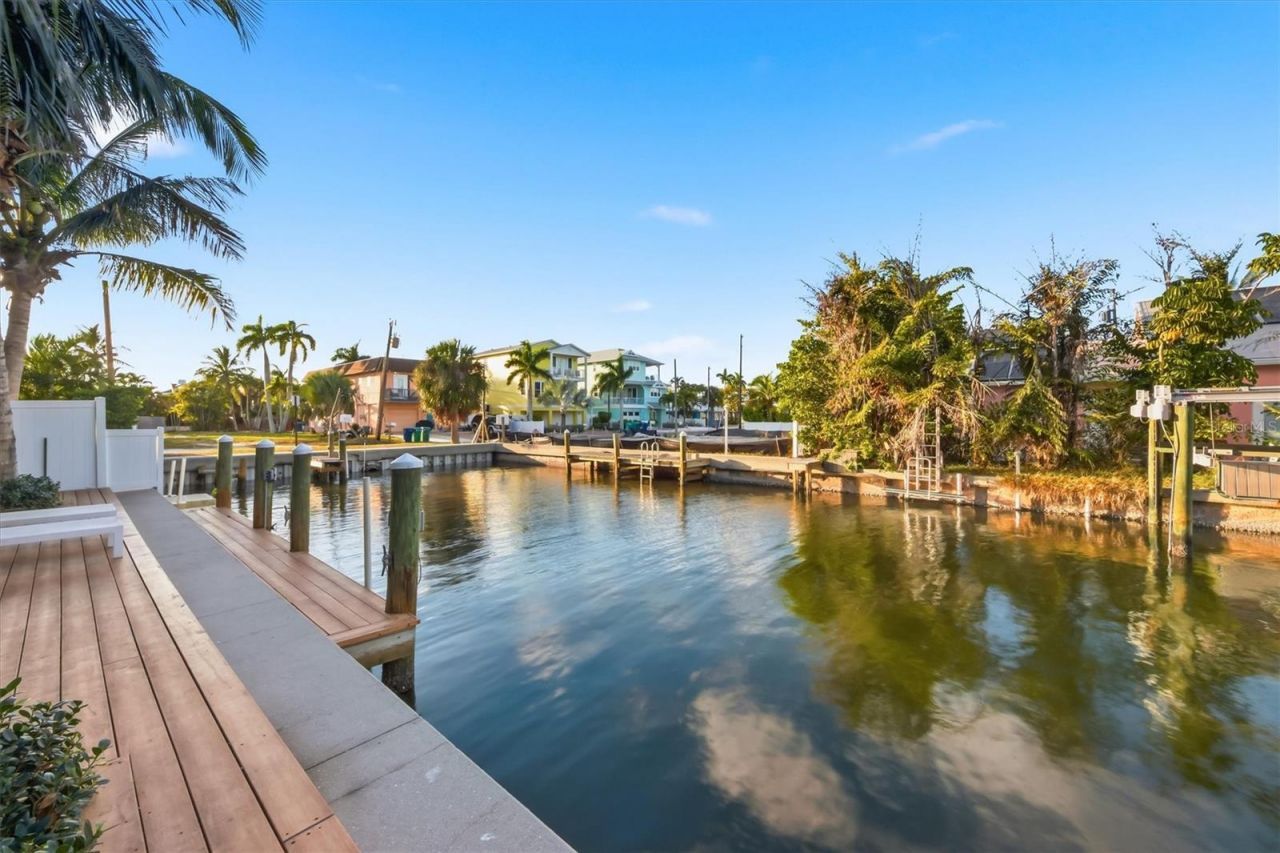 403 20th Place N, Bradenton Beach, FL 34217 Photo