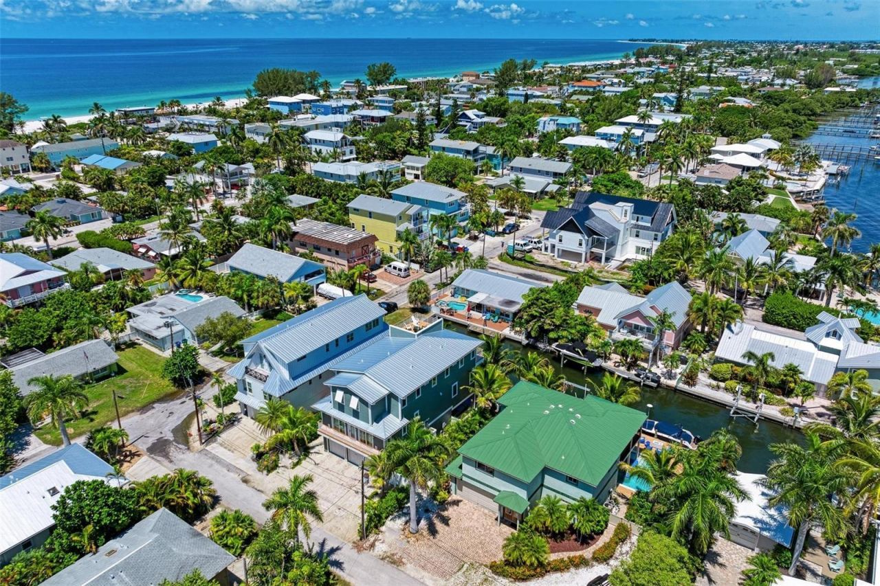 403 20th Place N, Bradenton Beach, FL 34217 Photo