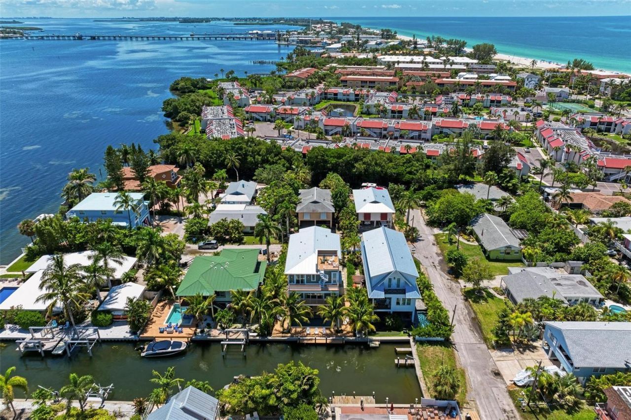 403 20th Place N, Bradenton Beach, FL 34217 Photo