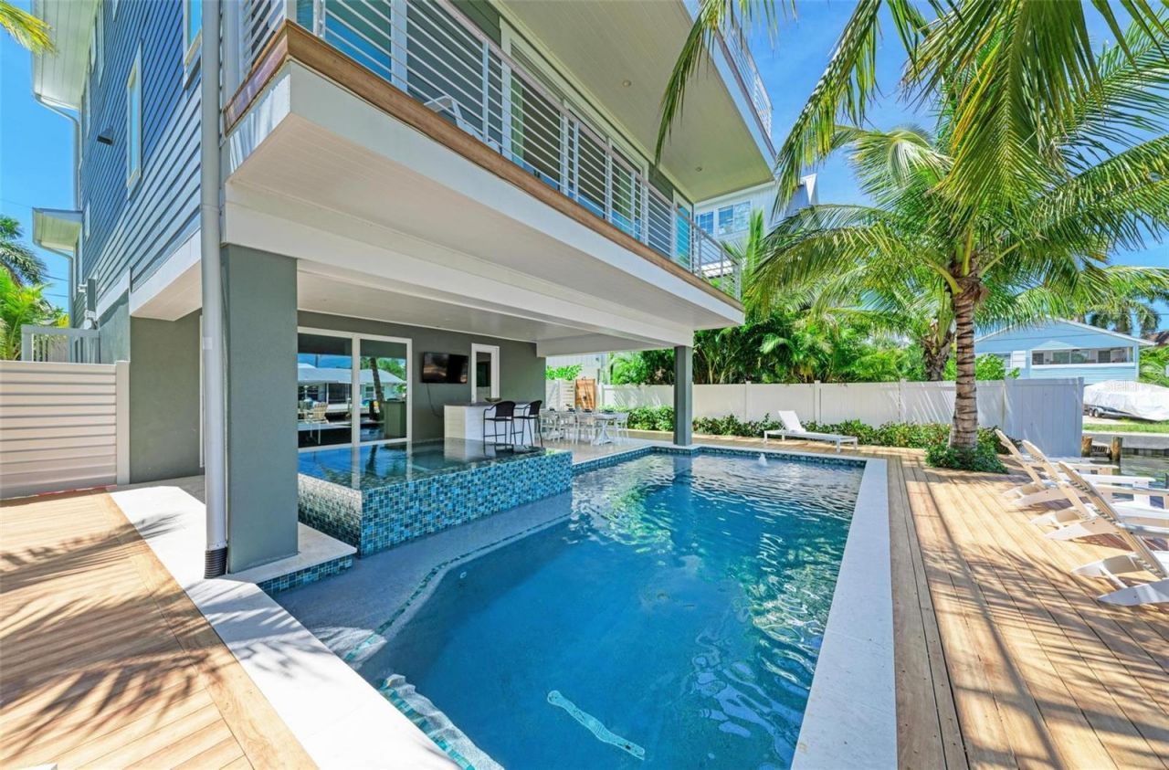 403 20th Place N, Bradenton Beach, FL 34217 Photo