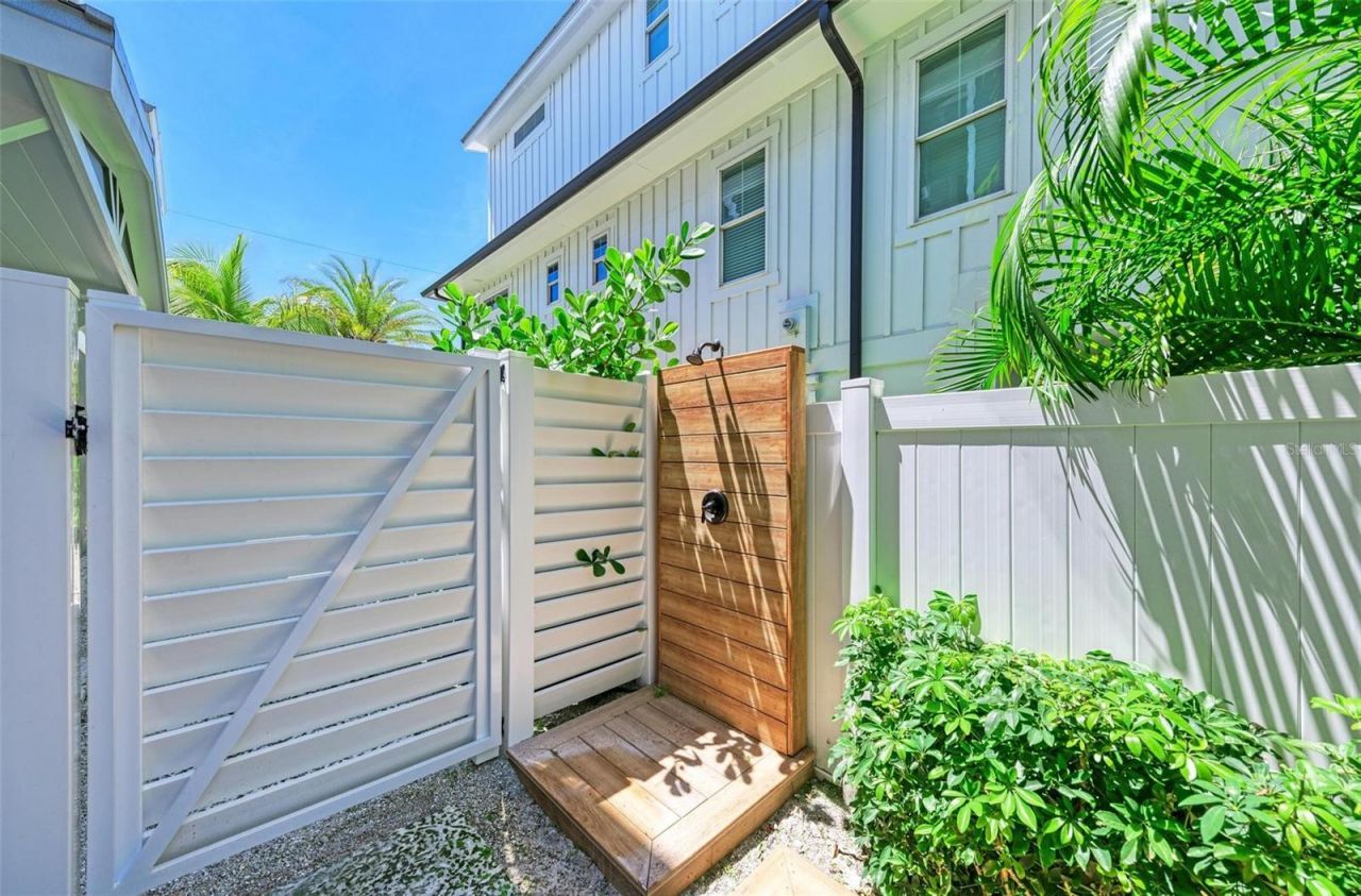 403 20th Place N, Bradenton Beach, FL 34217 Photo