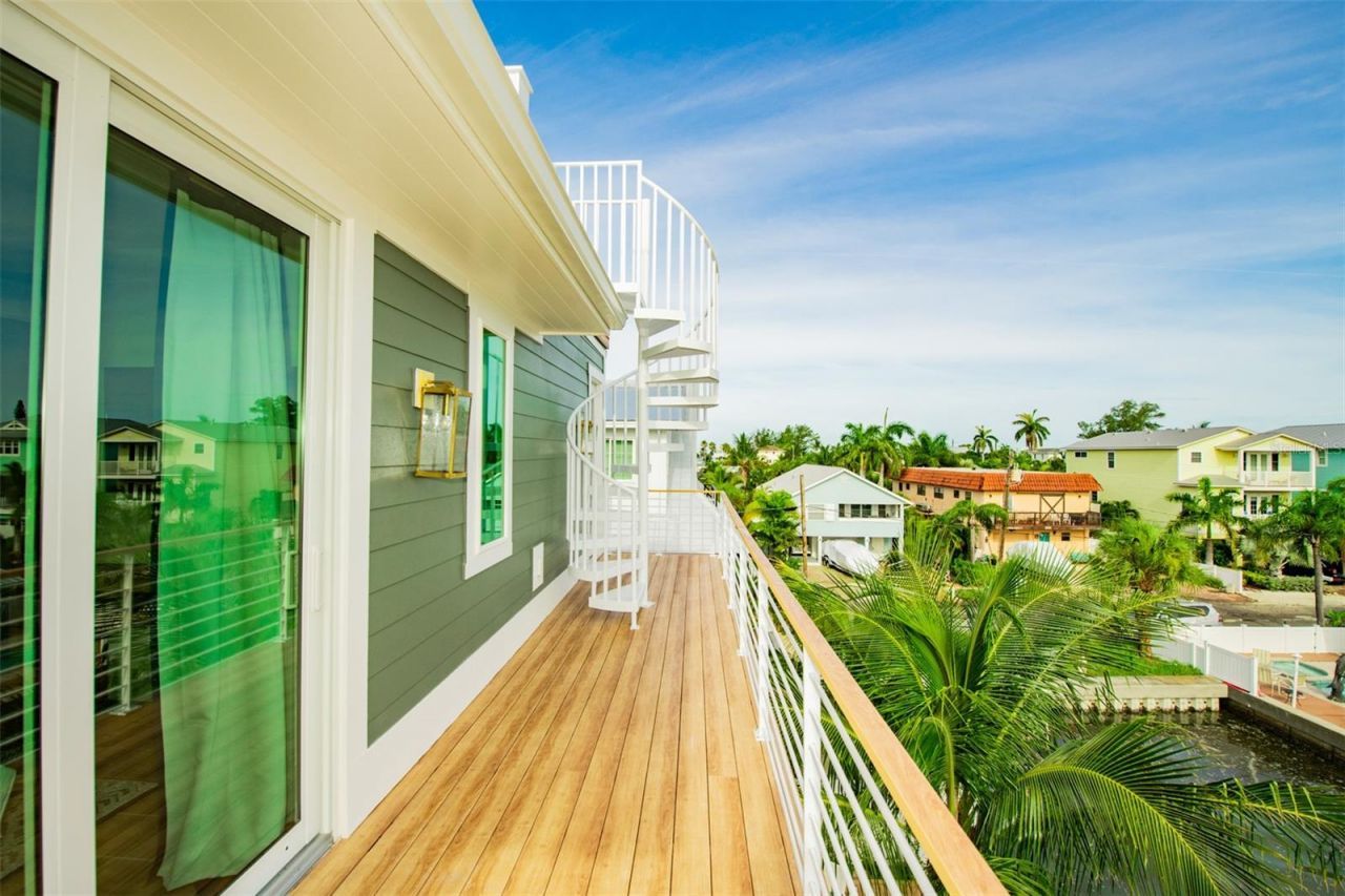 403 20th Place N, Bradenton Beach, FL 34217 Photo