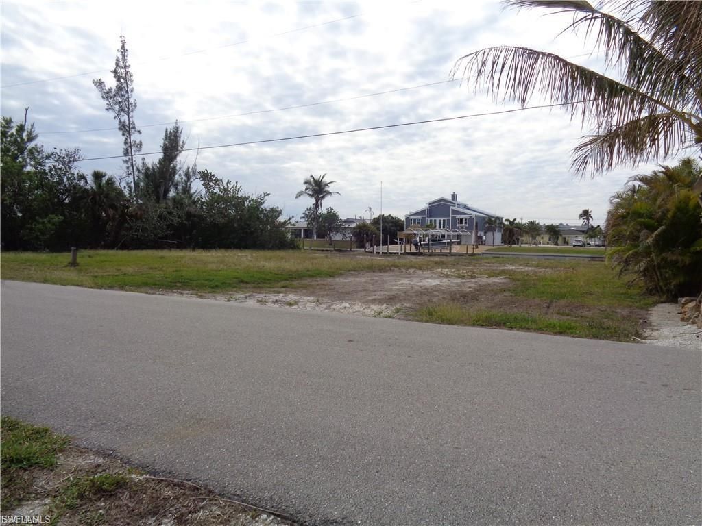 2947 Cussell Dr , Saint James City, FL 33956 Photo