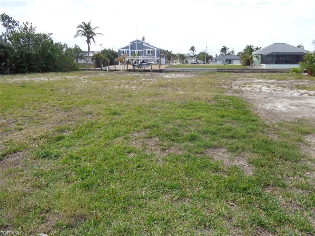 2947 Cussell Dr , Saint James City, FL 33956 Photo