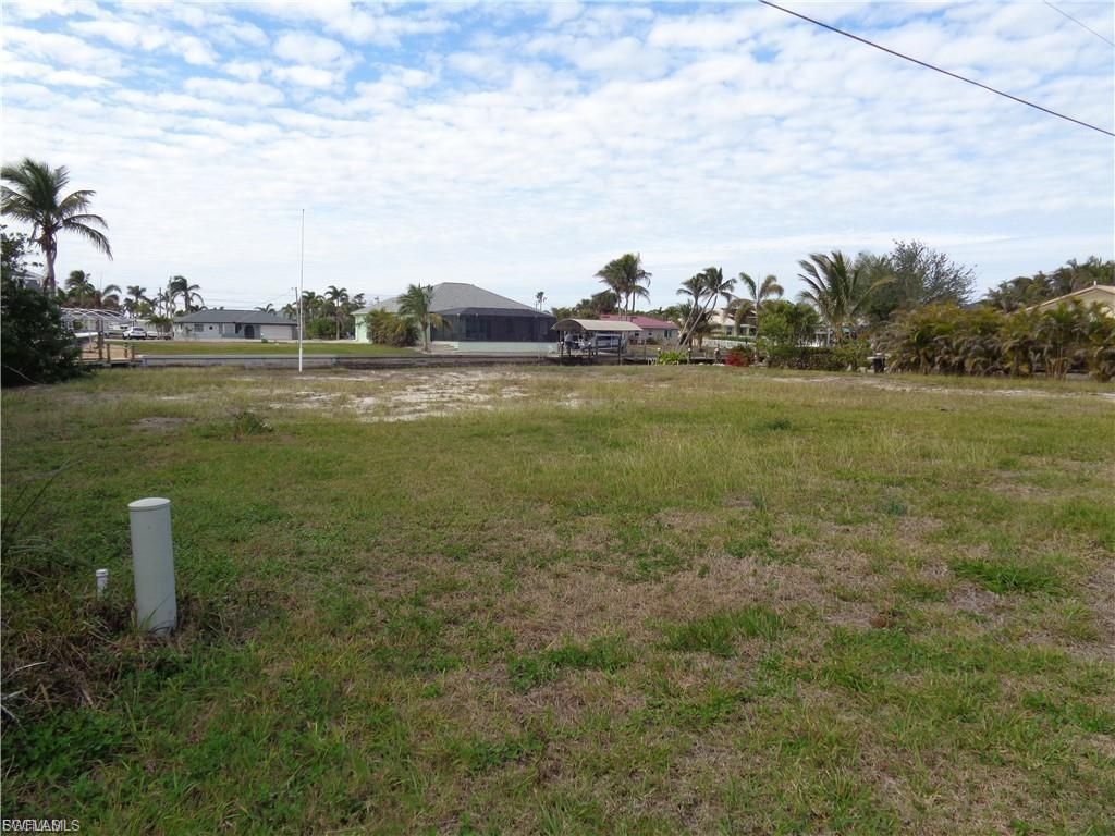 2947 Cussell Dr , Saint James City, FL 33956 Photo