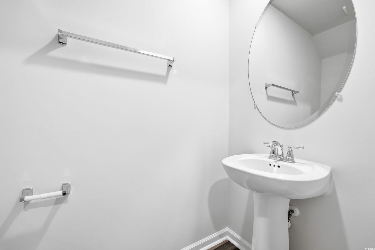 322 Honeystone St Photo 14