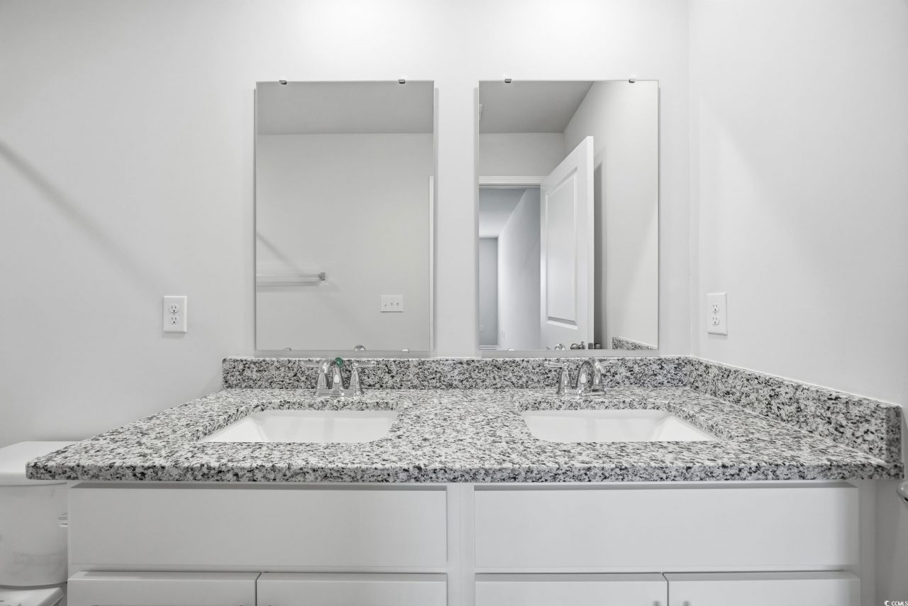 322 Honeystone St Photo 19