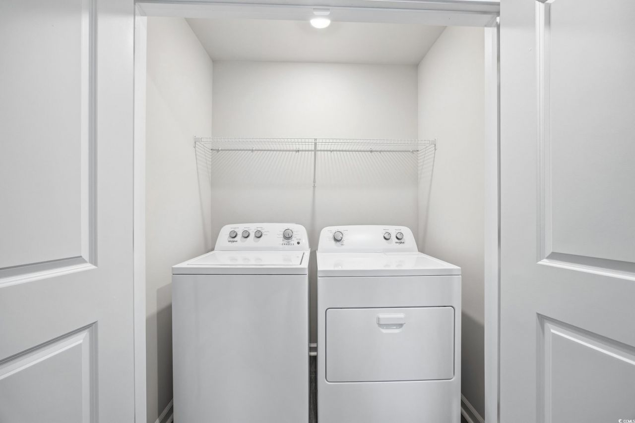 322 Honeystone St Photo 20