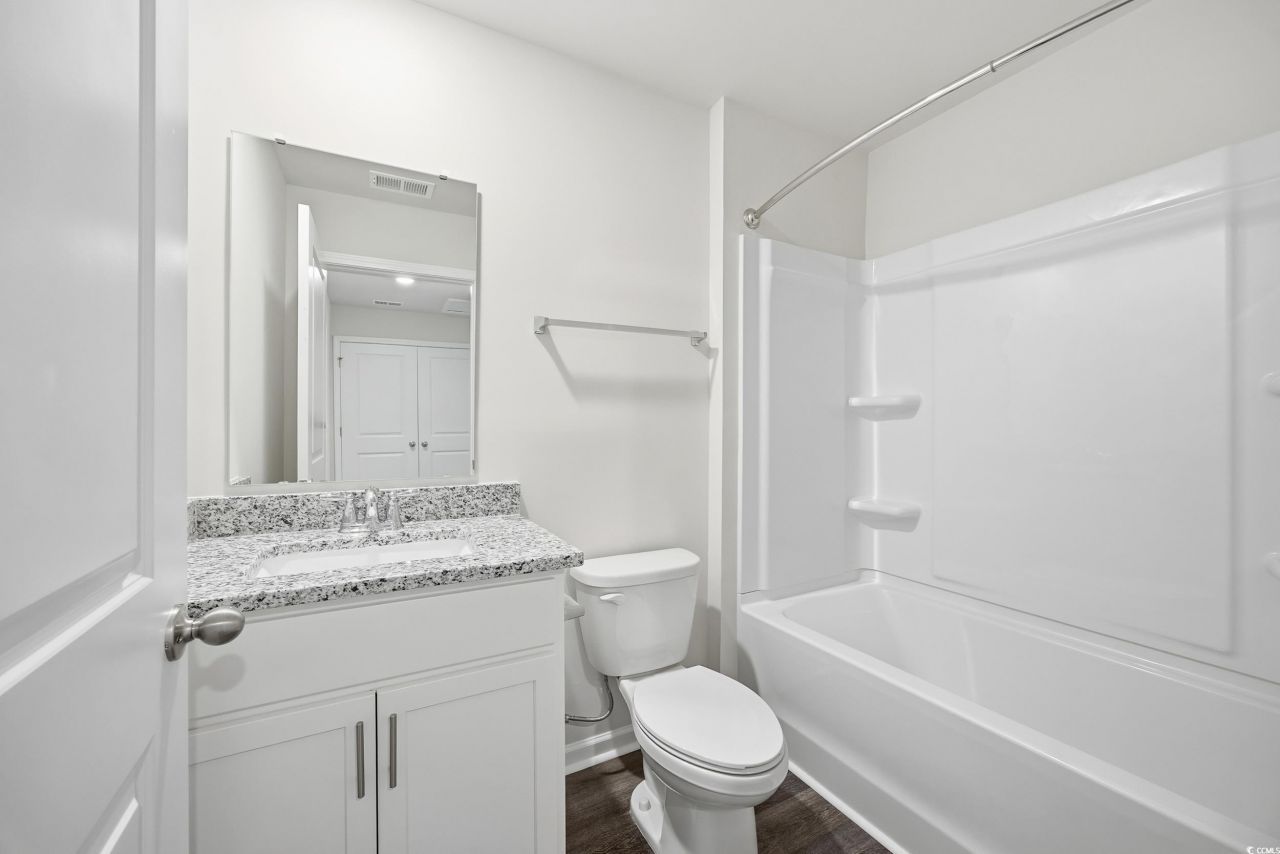 322 Honeystone St Photo 21