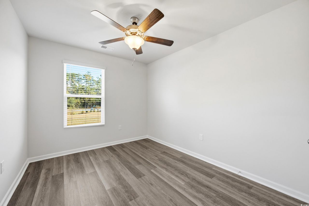 322 Honeystone St Photo 23