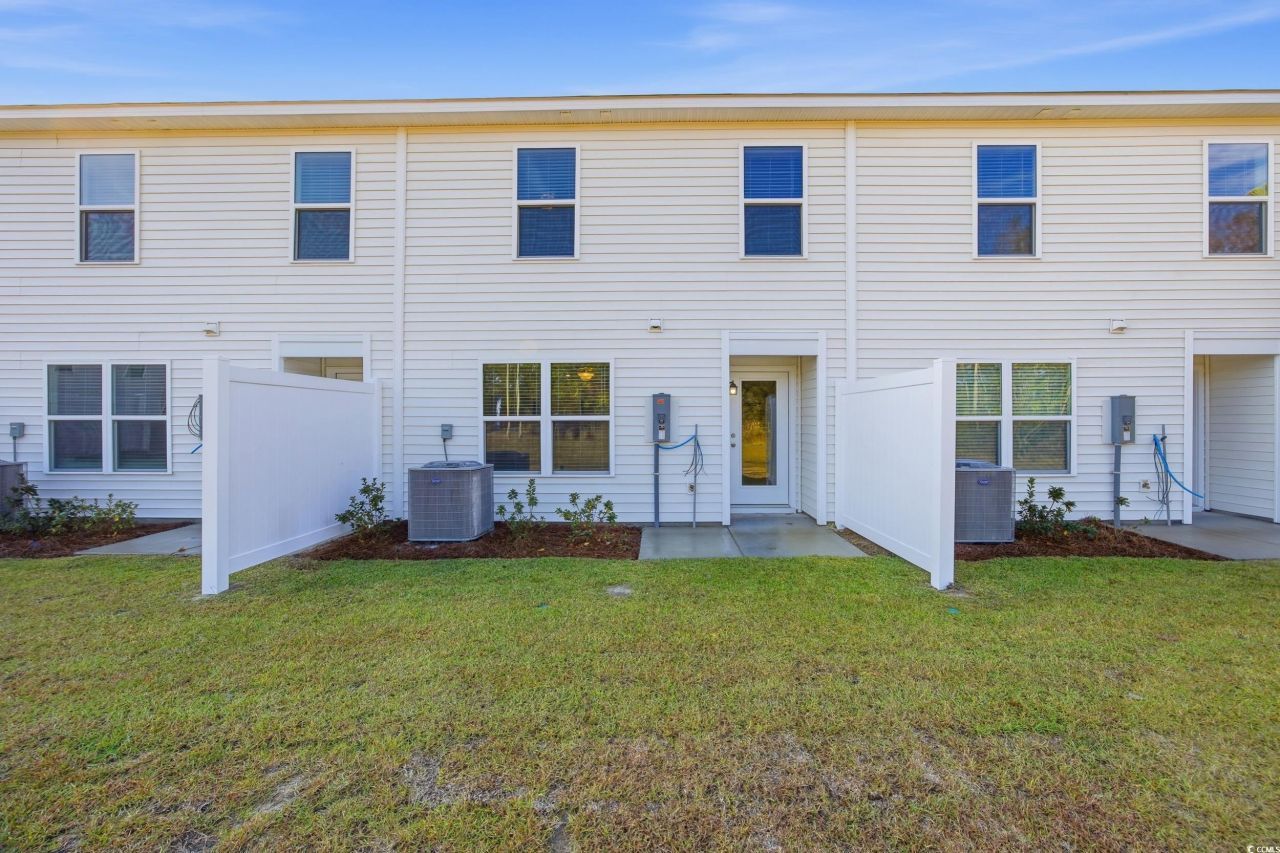 322 Honeystone St Photo 28