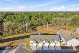 322 Honeystone St photo 4